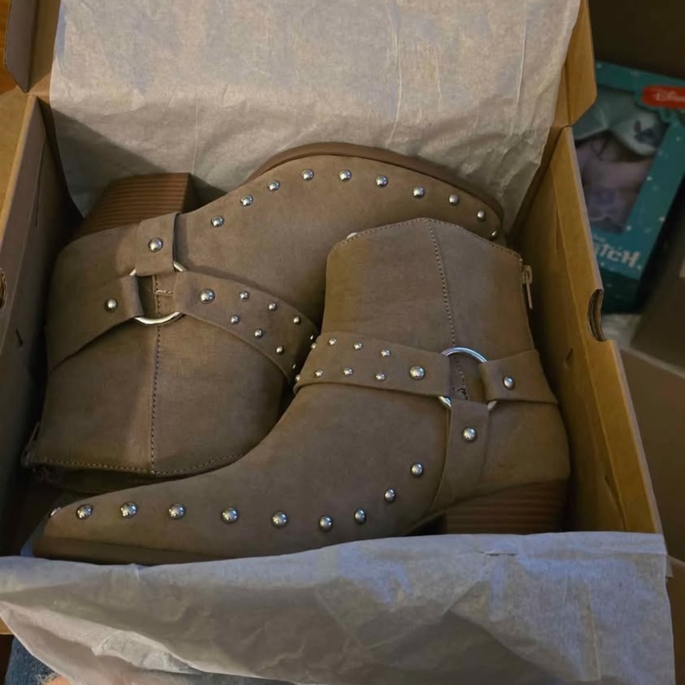 New W Tags Portland Leather Brown Ankle Booties with Studded Details